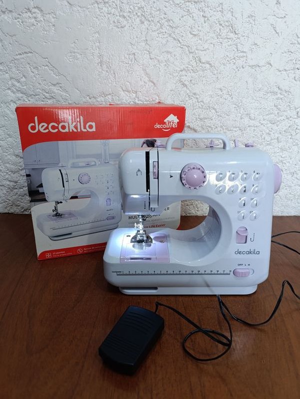 Maquina De Coser Portátil con Pedal y Luz Decakila