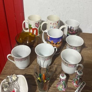 Lote anterior: Lote de Tazas y Adornos de Porcelana y Vidrio