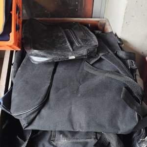 Lote anterior: Lote de Bolsos y Morrales Variados