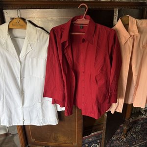 Lote anterior: Blusas y Camisas: Blanca Tipo Bata, Roja Algodón Manga 3/4, Clara Bordada