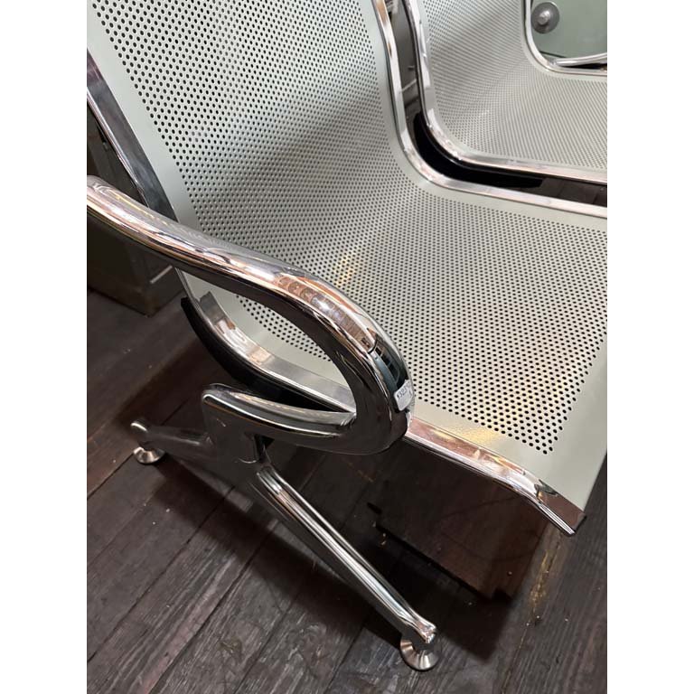 Item 2104628 - Image 1