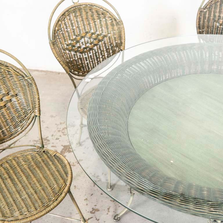 Mesa de jardín con cinco sillas metálicas y ratán - imagen 2