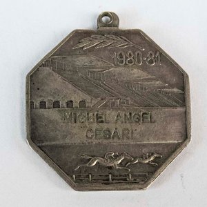 Medalla Argentina Cobre Plateado 1979 Reapertura Hipódromo San Isidro Miguel Ángel Cesari - imagen 1
