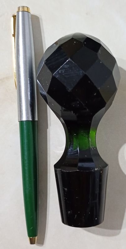 Lote anterior: Tapón de vidrio verde esmeralda para botella de vino