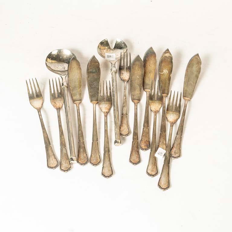 Conjunto de 14 Cubiertos de Plata Antigua