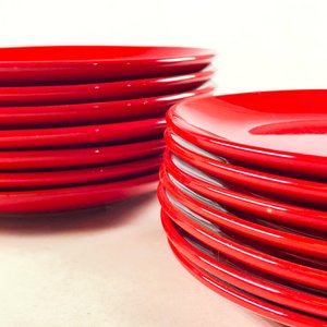 Catorce Platos Llanos y de Postre en Cerámica Roja - imagen 3