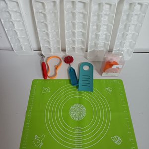 Lote siguiente: Set de Utensilios de Cocina y Cubeteras