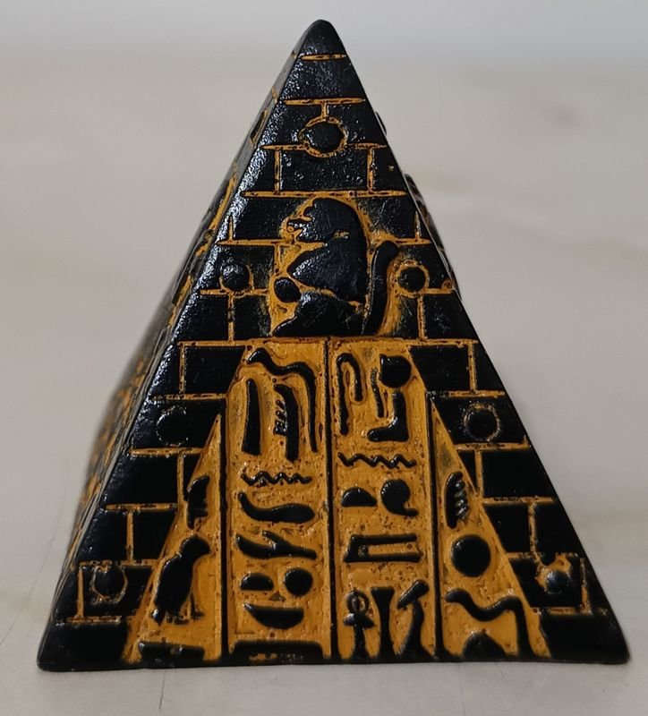 Pirámide Egipcia en Piedra Laetitia - Arte y Decoración - imagen 4