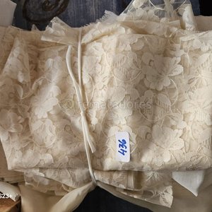 Lote siguiente: Lote de Encaje y Tela Beige para Manualidades o Decoración