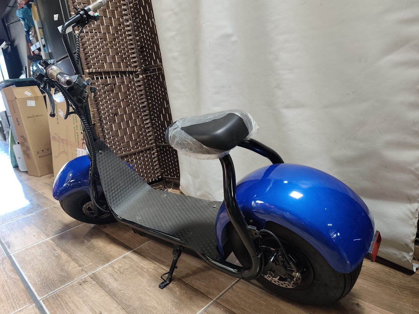 Item 16828 - Image 4