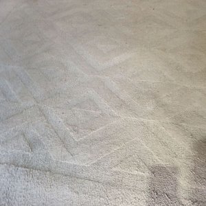 Alfombra Grande Beige con Diseño Geométrico - imagen 4