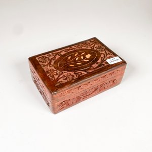 Caja de Madera Tallada con Detalles Florales - imagen 2