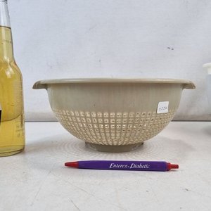 L 069 - 5 Piezas - Lote variado de artículos de cocina con bowls y ralladores, ideal para equipar tu hogar - imagen 3
