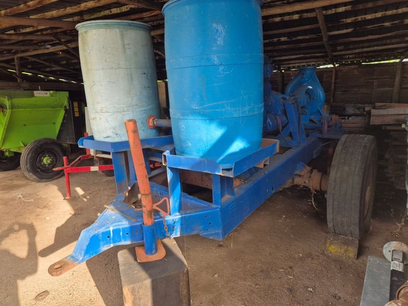 Máquina de bombeo de agua con plataforma de hierro y neumáticos - imagen 8