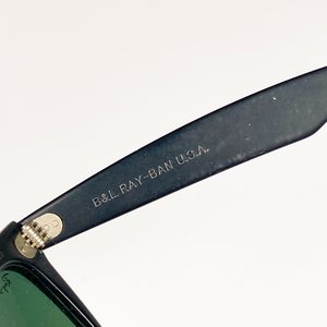 Lentes de Sol Estilo Wayfarer Negros con Lentes Rosados - imagen 5