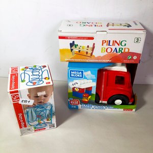 Lote anterior: Lote de 3 Juguetes: Camión Mega Bloks, Laberinto Hape y Piling Board