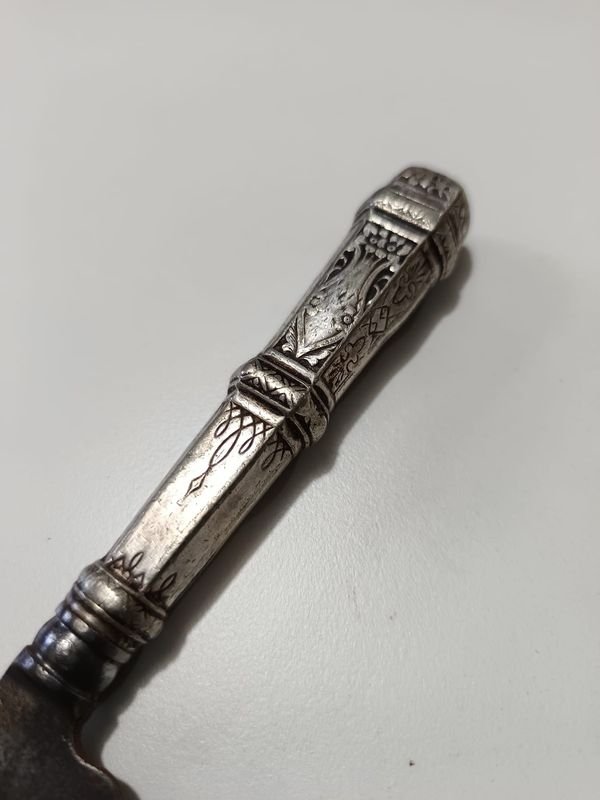Cuchillo de Verijero Guazubira Cabo Metal Blanco con Hoja Larga - imagen 3