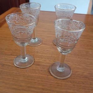 Juego de 4 copitas de cristal con detalles dorados y diseño floral - imagen 2