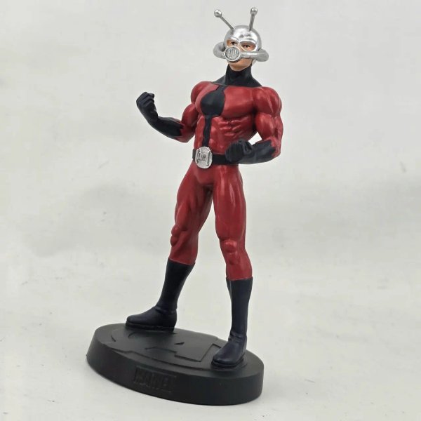 Estatuilla Ant-Man Marvel Coleccionable - imagen 1