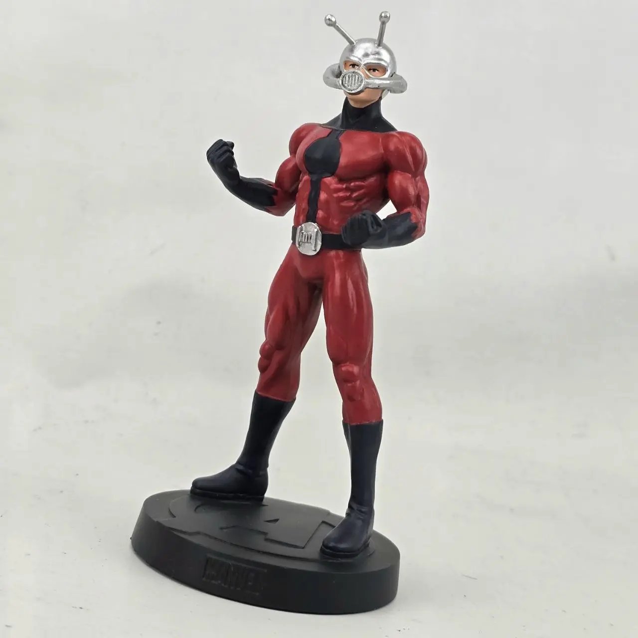 Estatuilla Ant-Man Marvel Coleccionable
