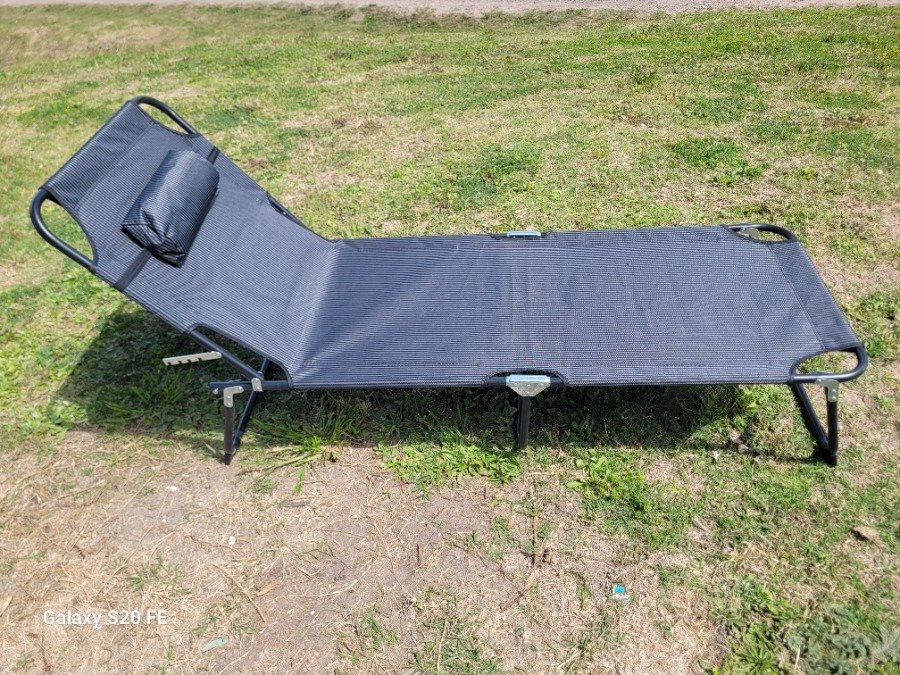 Catre Plegable para Camping - Tela Gris Rayada y Caños Negros