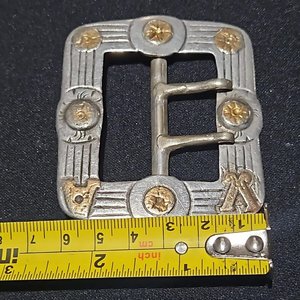 Hebilla Grande de Plata y Oro con Diseño Occidental - imagen 3
