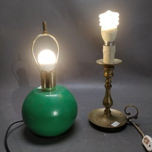 Lote de 2 Lámparas: Bronce Tipo Palmatoria y Cerámica Verde - imagen 4
