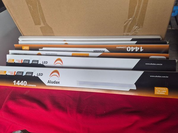 Tubos LED Aludaz 1440 Lúmenes 18W