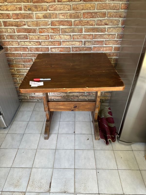 Mesa macisa para repintar, en buen estado - imagen 2