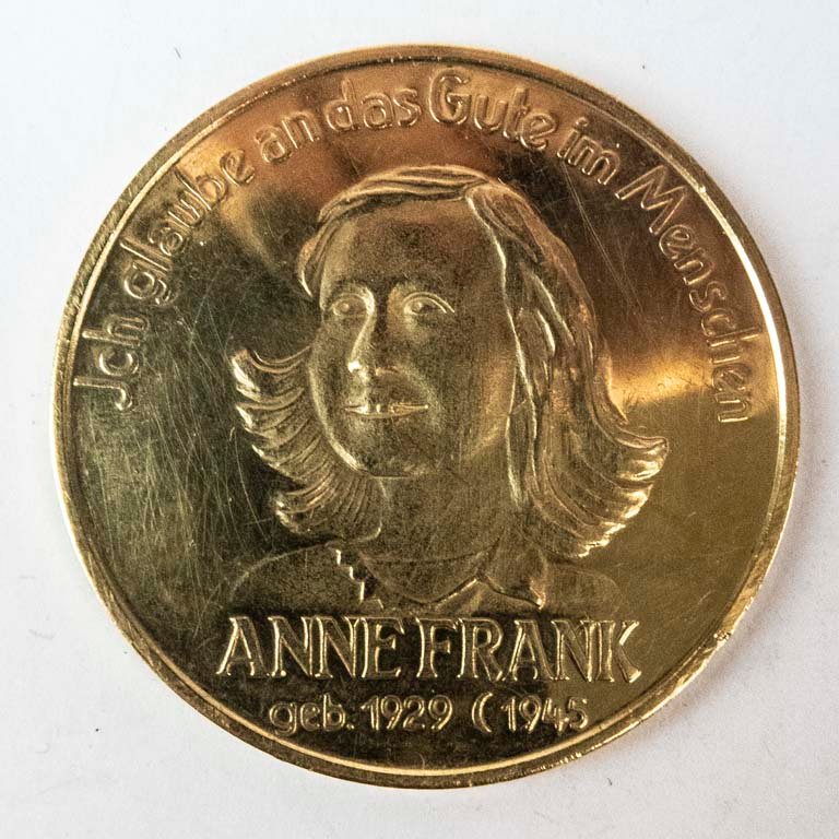 Medalla Conmemorativa Anna Frank Oro 22K Ley 900 - 15.5g