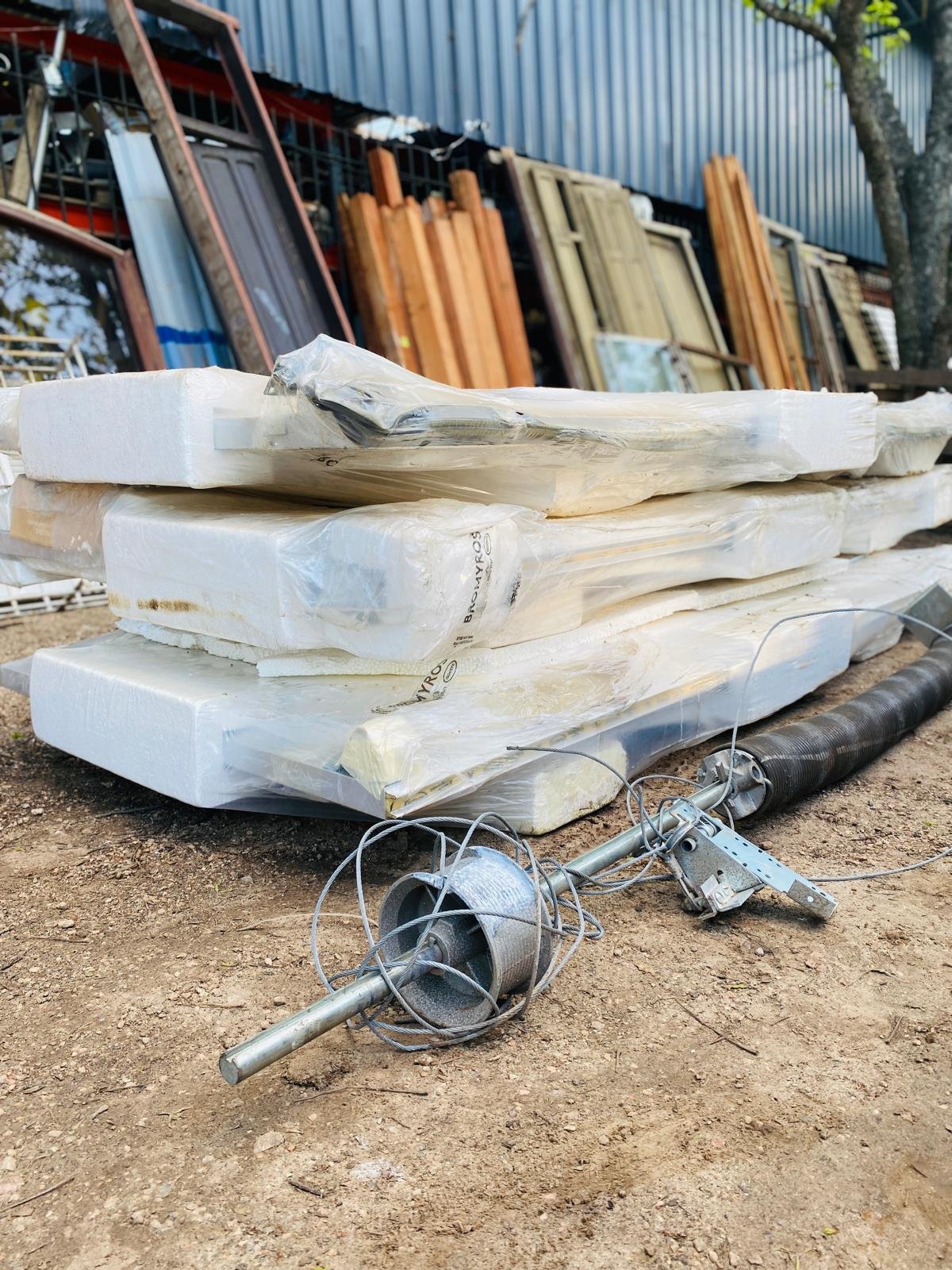 Item porton-seccional-elevadizo-sin-uso - Image 2