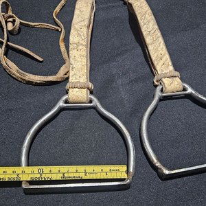Estriberas de Acero Inoxidable con Tiras de Cuero para Uso Ecuestre - imagen 3