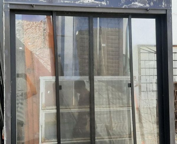 Ventana de aluminio anodizado marrón 2 puertas corredizas - imagen 1