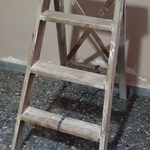 Escalera Plegable de Madera con 4 Escalones - imagen 1