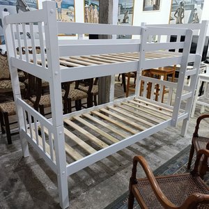 Cama Cucheta Blanca de Madera Maciza Laqueada con Escalera y Baranda - imagen 5