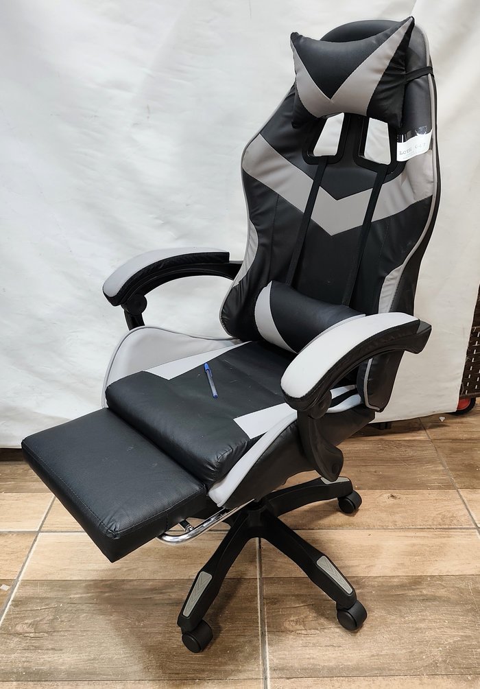 Silla Gamer Tapiizada en Ecocuero Negro/Gris, Reclinable y Regulable - imagen 3