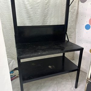 Estantería Metálica Negra con 3 Estantes y Estructura Superior - imagen 2