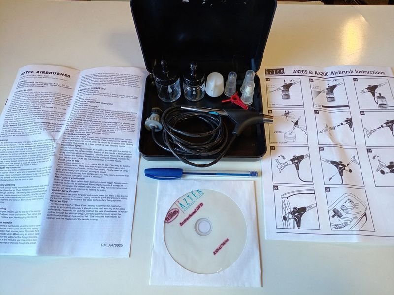 Aerógrafo Aztek A3206 con Accesorios y Manuales en DVD y Papel