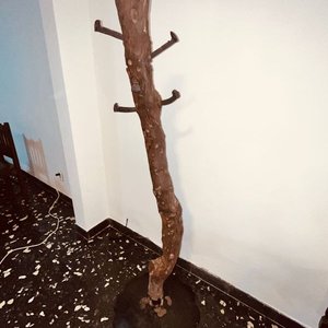 Perchero Rústico de Madera con Base de Disco de Arado y 5 Clavos - imagen 6