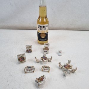 Delicado Set de Miniaturas de Porcelana Limoges Estilo Luis XV con Detalles Dorados - imagen 2