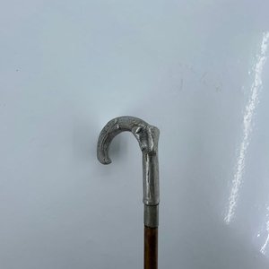 Bastón de Madera y Aluminio con Empuñadura de Caimán - imagen 3