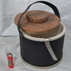 Lote anterior: Hielera Vintage con Pinza y Tapa de Madera