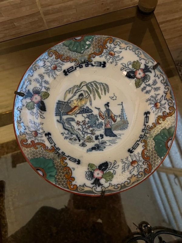 Plato Decorativo Estilo Chino con Paisaje y Figuras - imagen 1