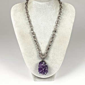 Lote siguiente: Cadena con Colgante de Piedra Amatista Natural