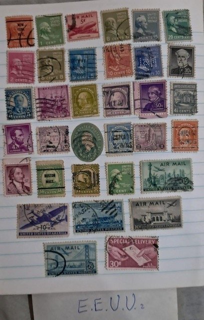 Lote anterior: Colección de sellos postales y materiales escritos