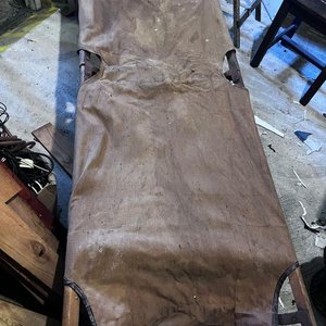 Lote siguiente: Antiguo Catre de Lona con Mesa Auxiliar de Madera