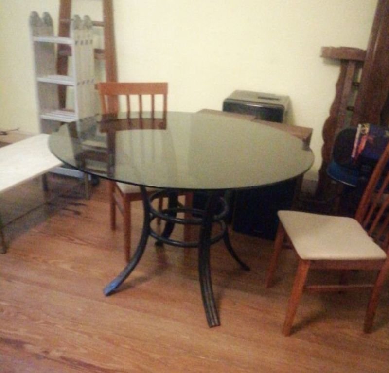 Lote anterior: Mesa redonda de metal con tapa de vidrio negro