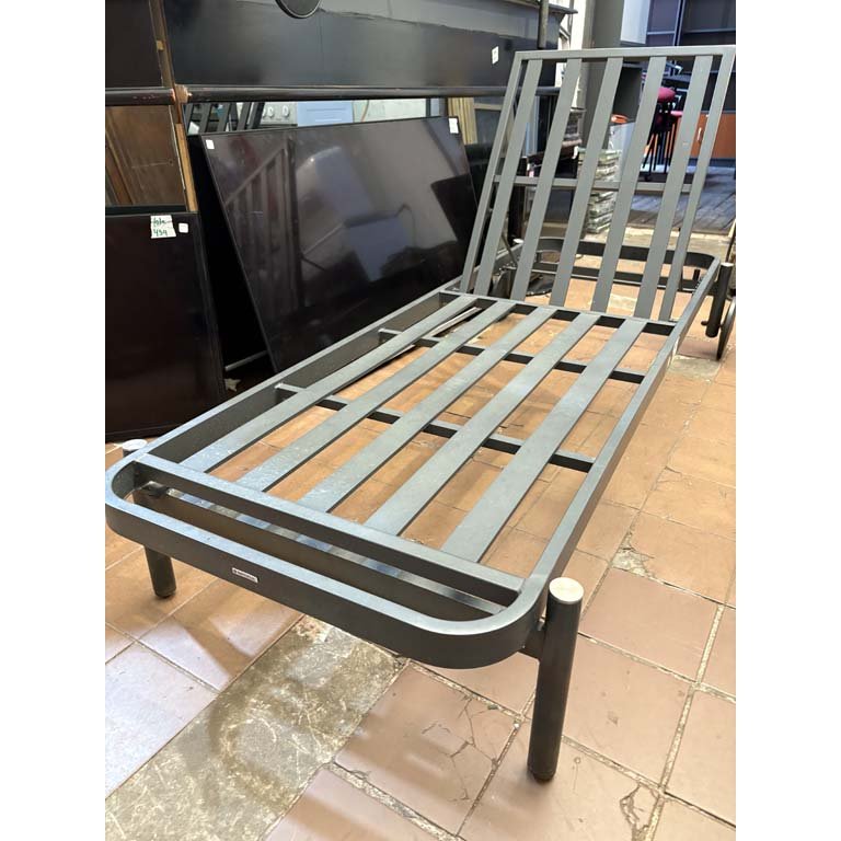 Item 2102448 - Image 1