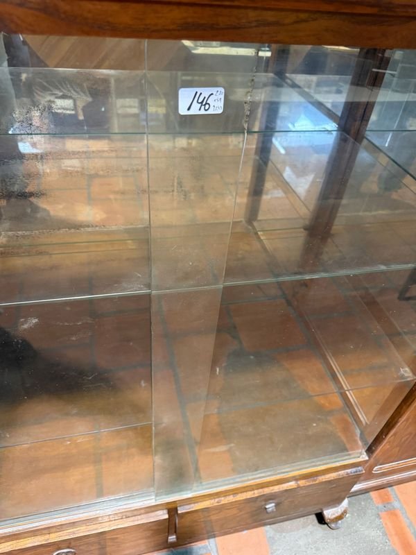 Aparador Cristalero Antiguo de Madera de Raíz