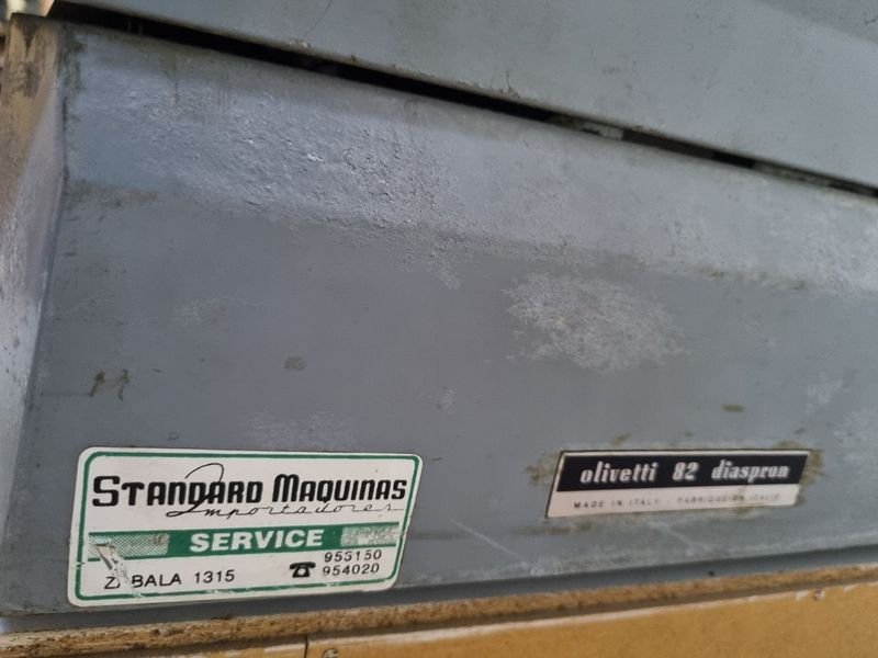 Maquina De Escribir Olivetti en Mal Estado - imagen 10